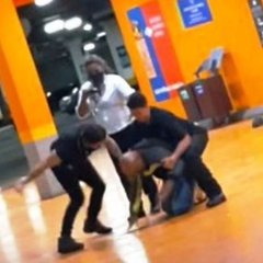 negro-espancado-morre-em-supermercado.jpg